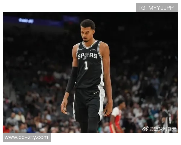 张佳玮分析马刺战术福克斯应成为关键单挑球员 张佳玮分析马刺战术福克斯应成为关键单挑球员