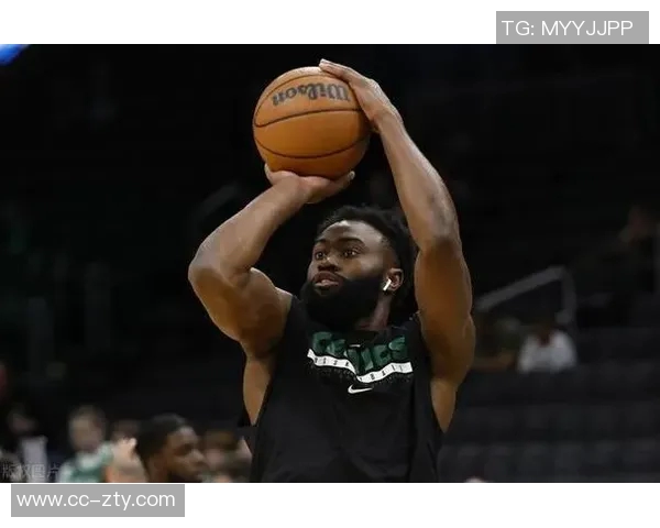 杰伦布朗半场表现不佳仅得10分3板5助攻球队需提升效率